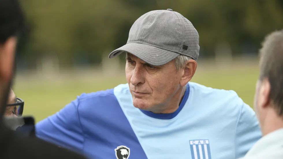 HÉCTOR ARZUBIALDE DEJA DE SER DIRECTOR TÉCNICO DE RACING 